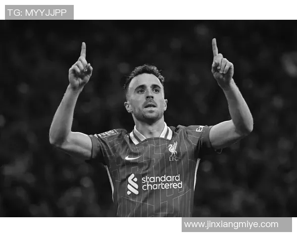 足球明星灰色头发女的魅力与风格揭秘引发时尚潮流新趋势